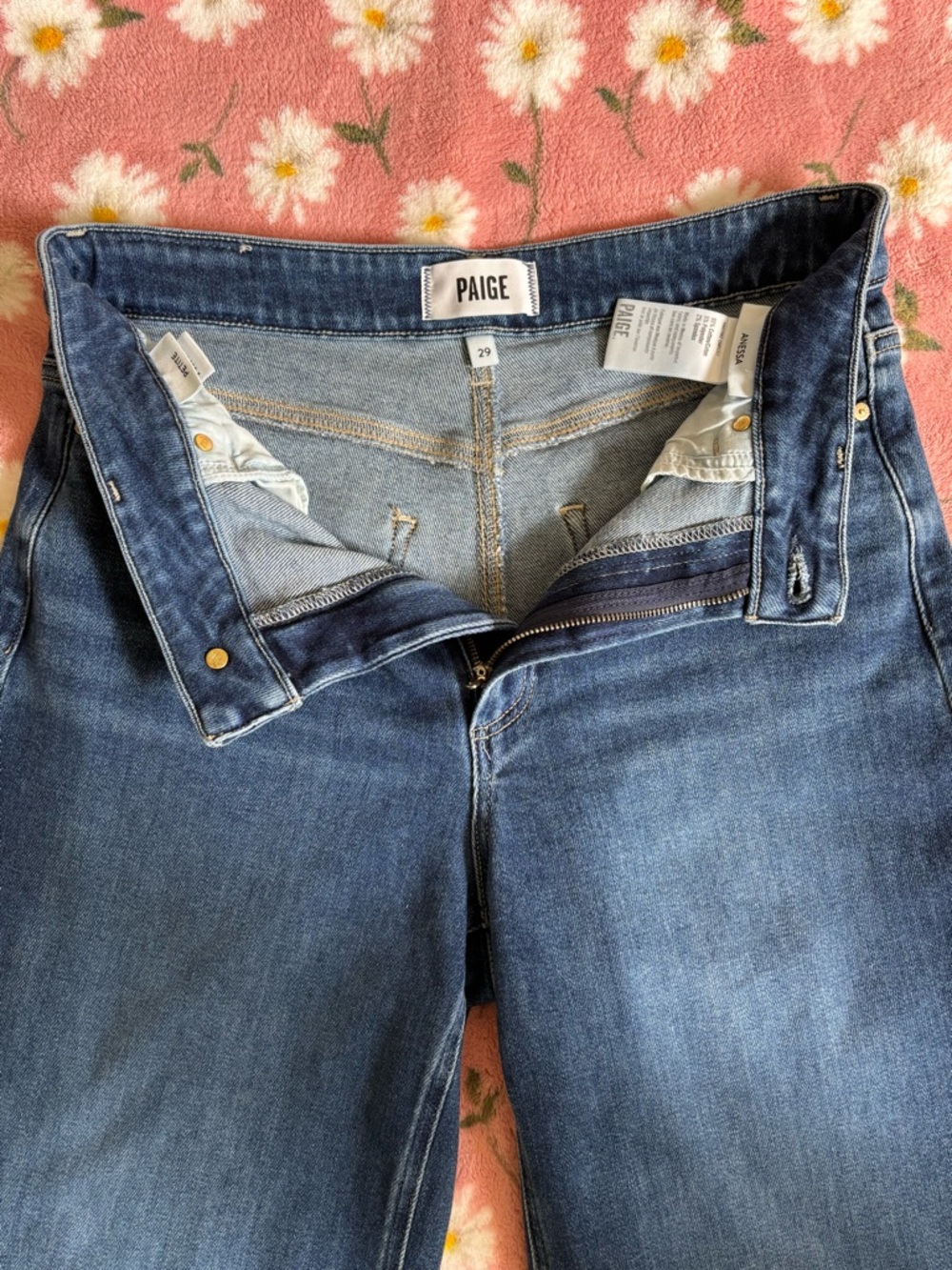 Paige Anessa High Rise Wide Leg Petite Jeans Frayed Hem in Arpeggio Size 29 EUC - Picture 7 of 11